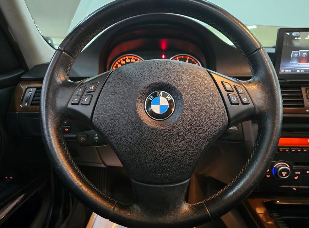 BMW 3시리즈 320i 세단 사진 7