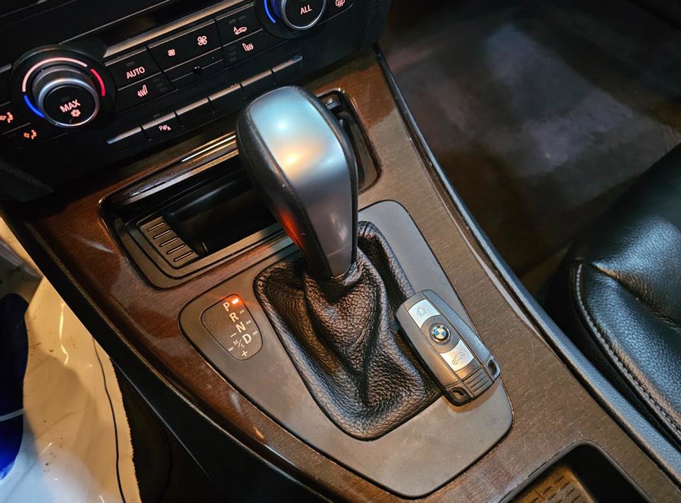 BMW 3시리즈 320i 세단 사진 9