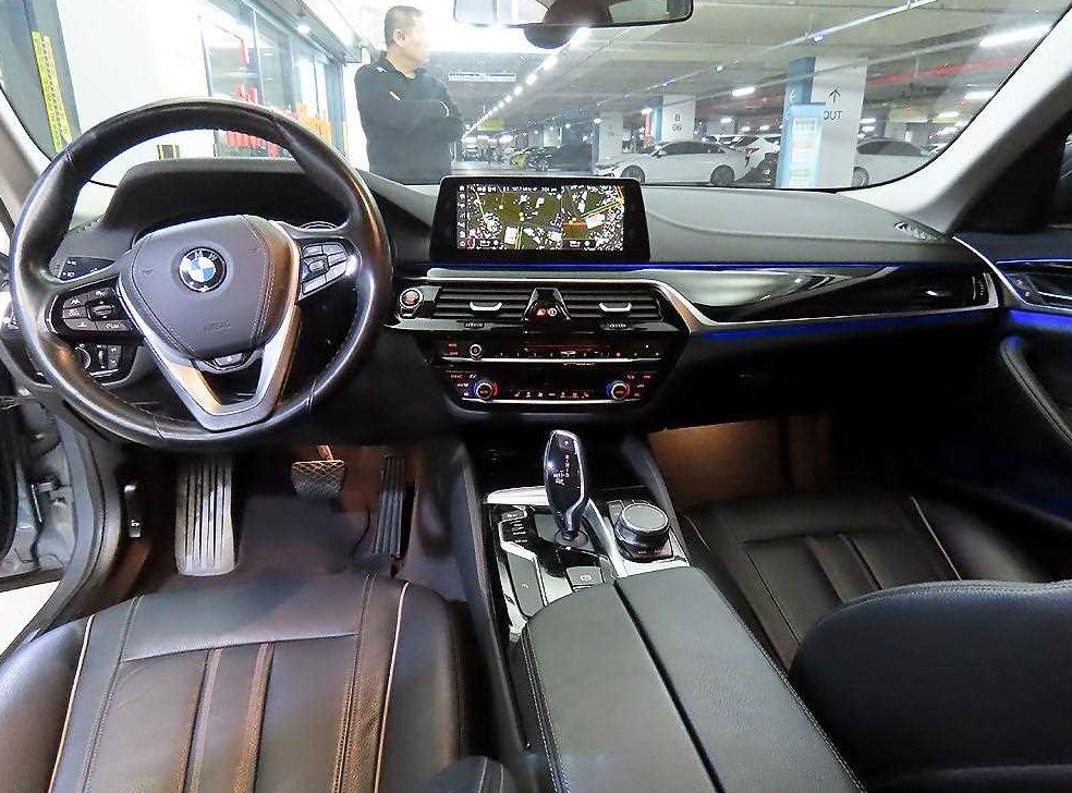 BMW 5시리즈 520i 럭셔리 사진 10