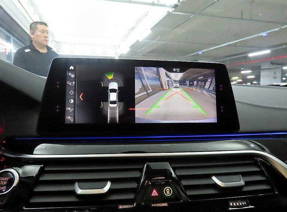 BMW 5시리즈 520i 럭셔리 사진 14