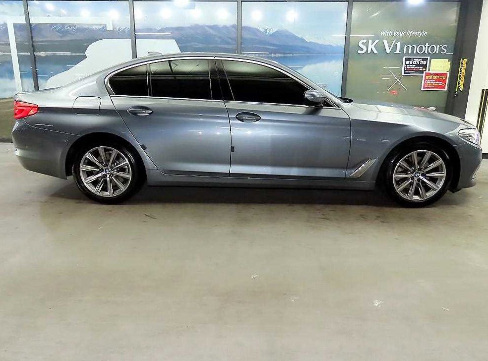 BMW 5시리즈 520i 럭셔리 사진 3