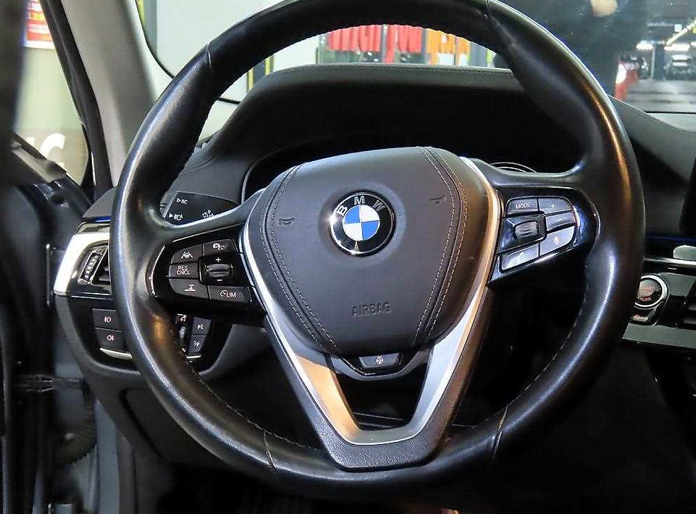 BMW 5시리즈 520i 럭셔리 사진 8