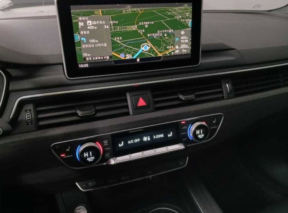 아우디 A4 40 TFSI 프리미엄 사진 13