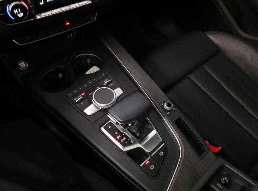 아우디 A4 40 TFSI 프리미엄 사진 15