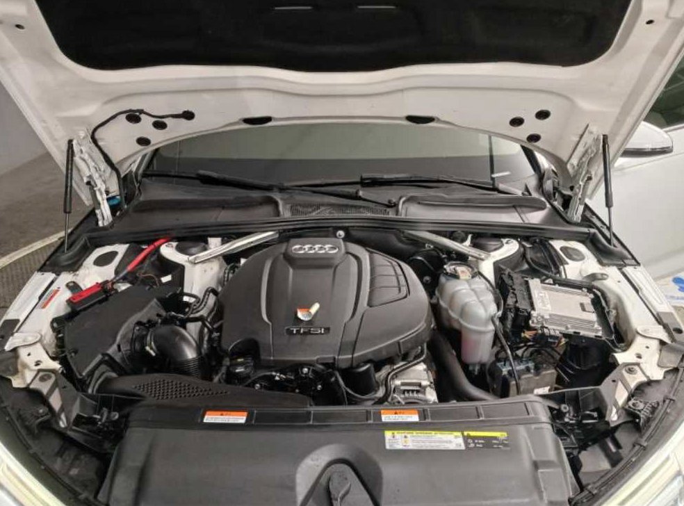 아우디 A4 40 TFSI 프리미엄 사진 19