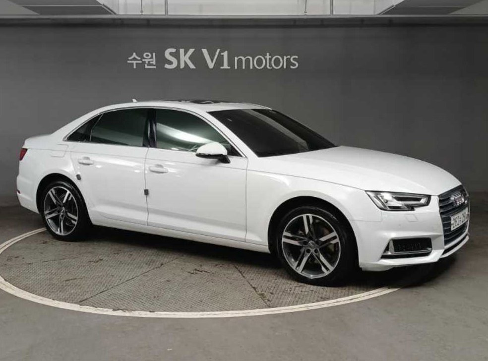 아우디 A4 40 TFSI 프리미엄 사진 5