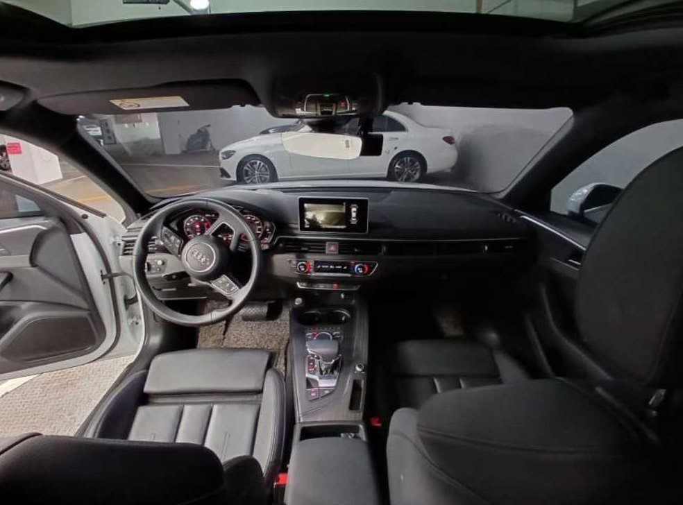아우디 A4 40 TFSI 프리미엄 사진 6