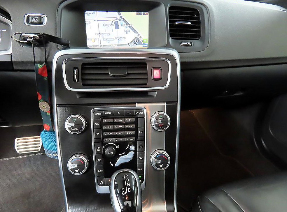 볼보 S60 T5 R-디자인 사진 14