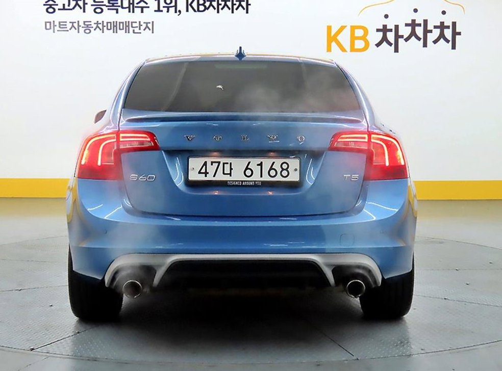 볼보 S60 T5 R-디자인 사진 3