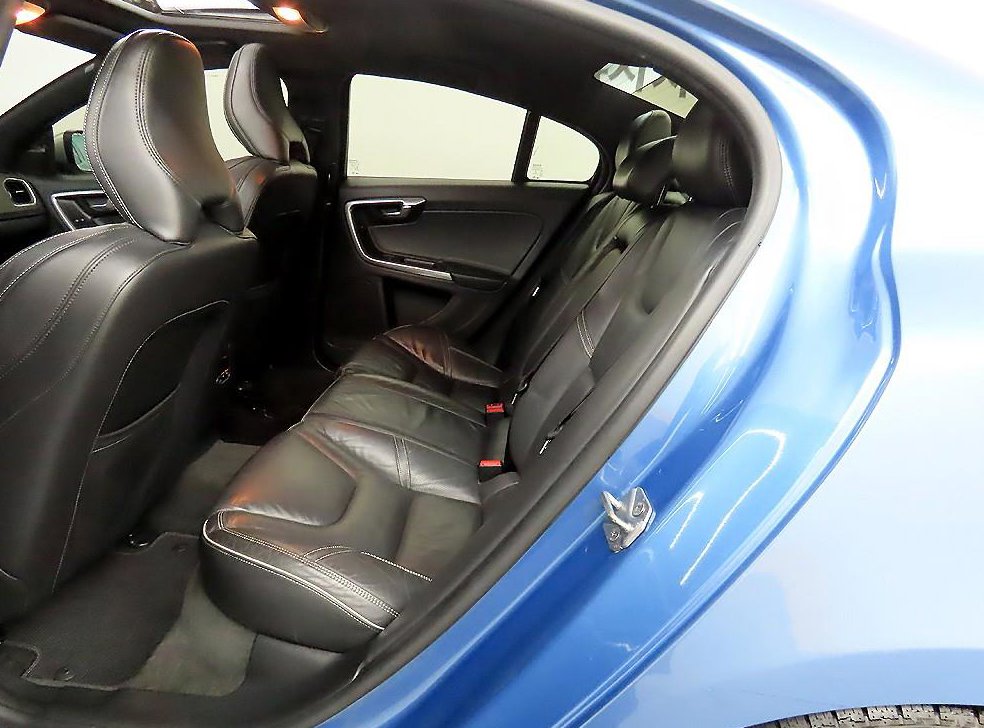 볼보 S60 T5 R-디자인 사진 6
