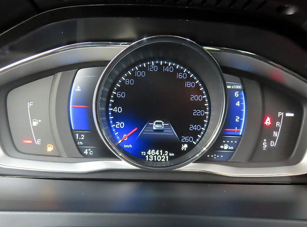 볼보 S60 T5 R-디자인 사진 8