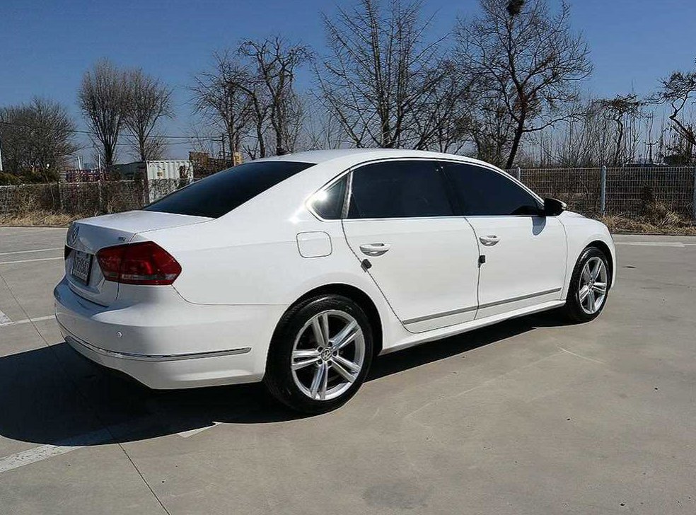 폭스바겐 파사트 2.0 TDI 사진 4