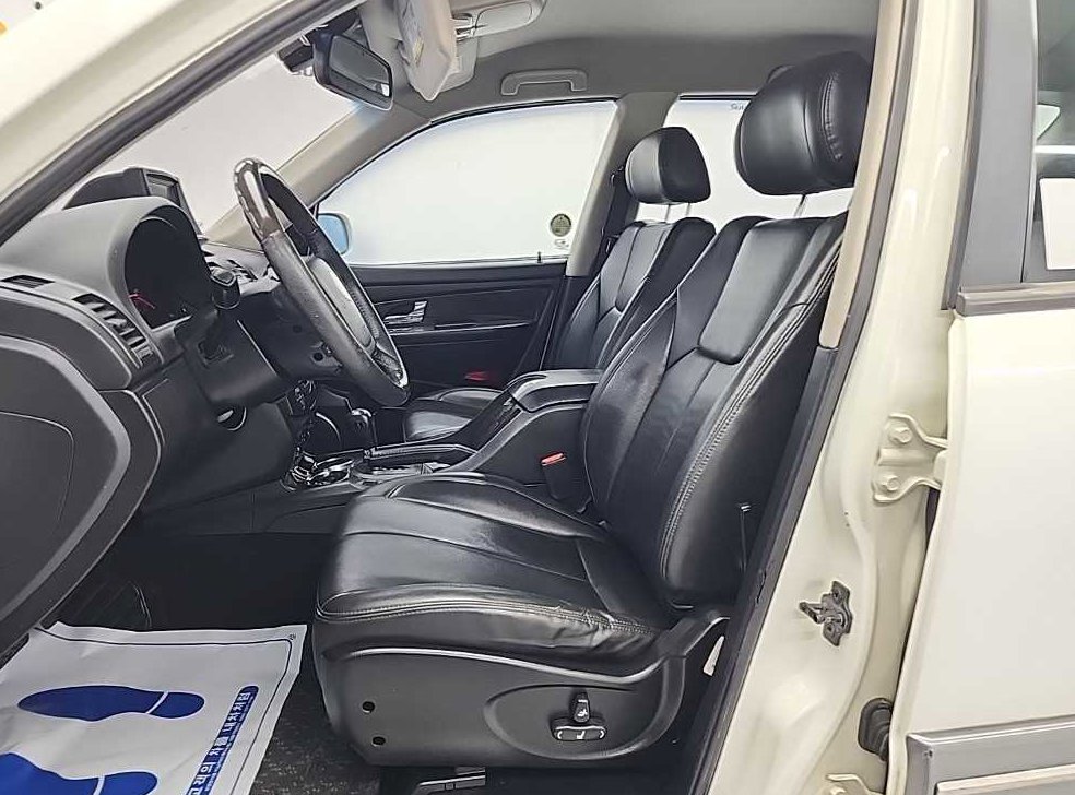 KG모빌리티(쌍용)  렉스턴 RX4 2WD 사진 11