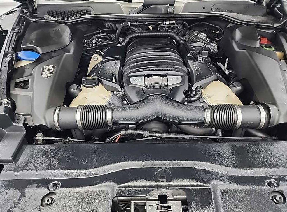 포르쉐 카이엔 4.8 GTS 사진 5