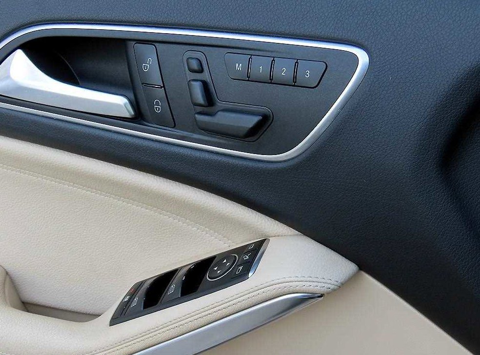 벤츠 GLA 클래스 GLA200 D 4MATIC 사진 11