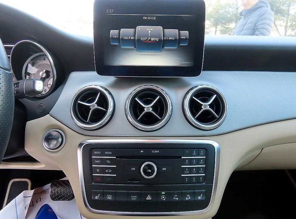 벤츠 GLA 클래스 GLA200 D 4MATIC 사진 13