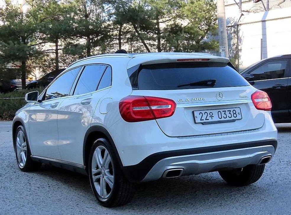 벤츠 GLA 클래스 GLA200 D 4MATIC 사진 3