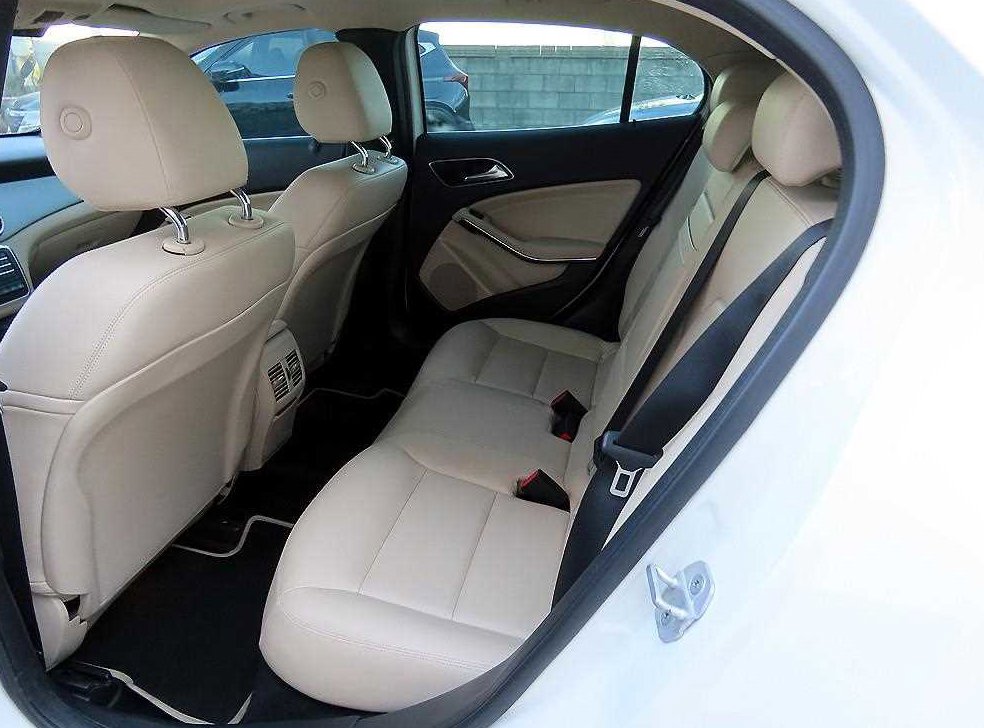 벤츠 GLA 클래스 GLA200 D 4MATIC 사진 6