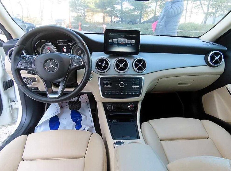 벤츠 GLA 클래스 GLA200 D 4MATIC 사진 7