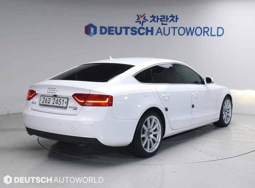 아우디 A5 2.0 TDI 콰트로 다이나믹 스포츠백 사진 2
