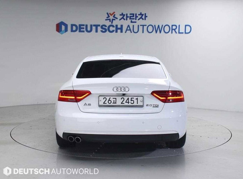 아우디 A5 2.0 TDI 콰트로 다이나믹 스포츠백 사진 4