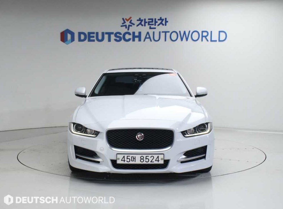 재규어 XE 2.0D R스포츠 사진 3