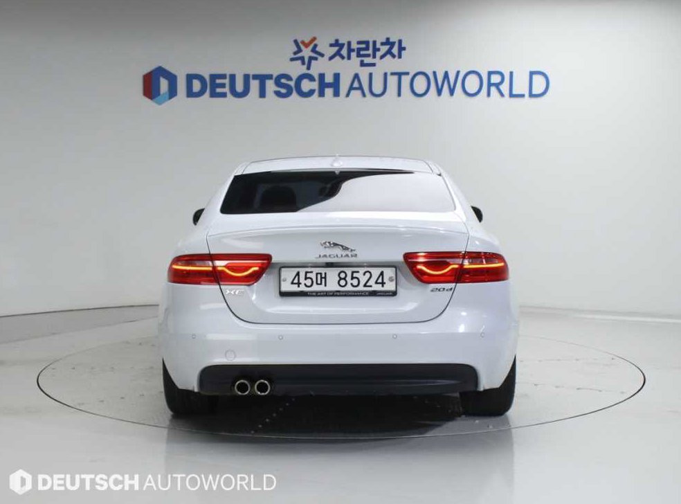 재규어 XE 2.0D R스포츠 사진 4