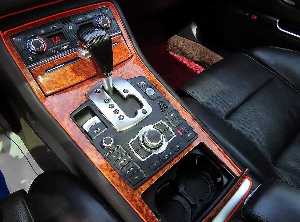 아우디 A8 4.2 FSI 콰트로 LWB 사진 10