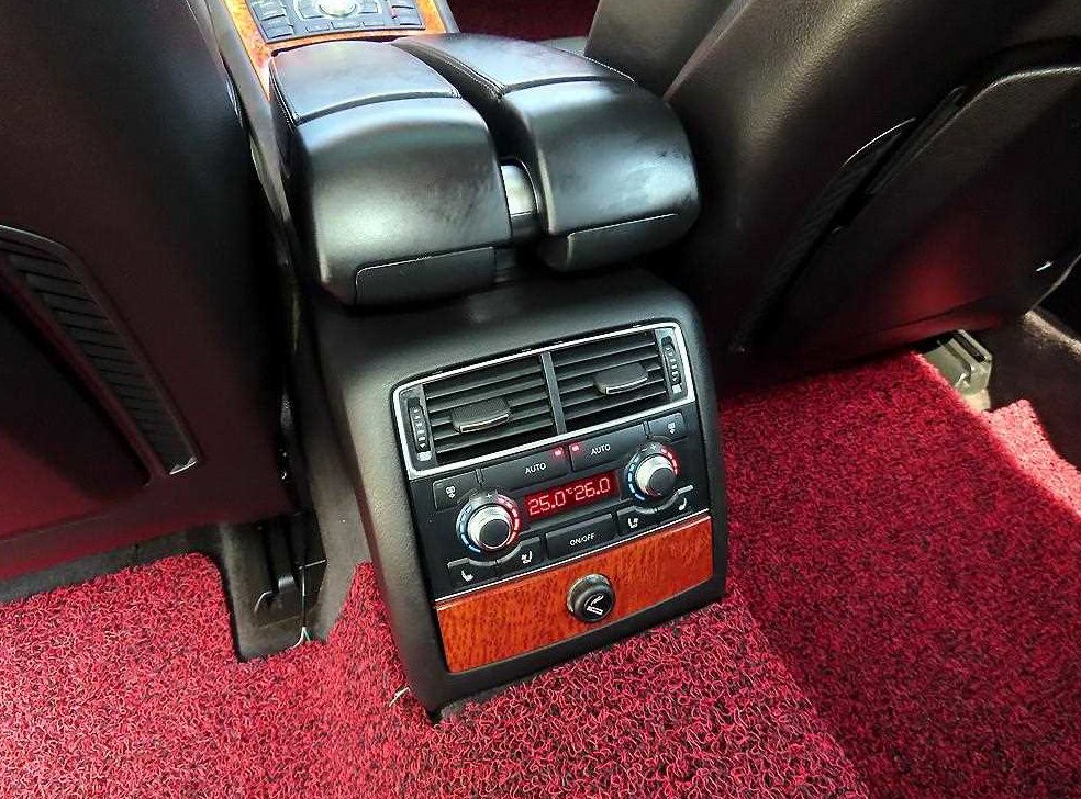 아우디 A8 4.2 FSI 콰트로 LWB 사진 16