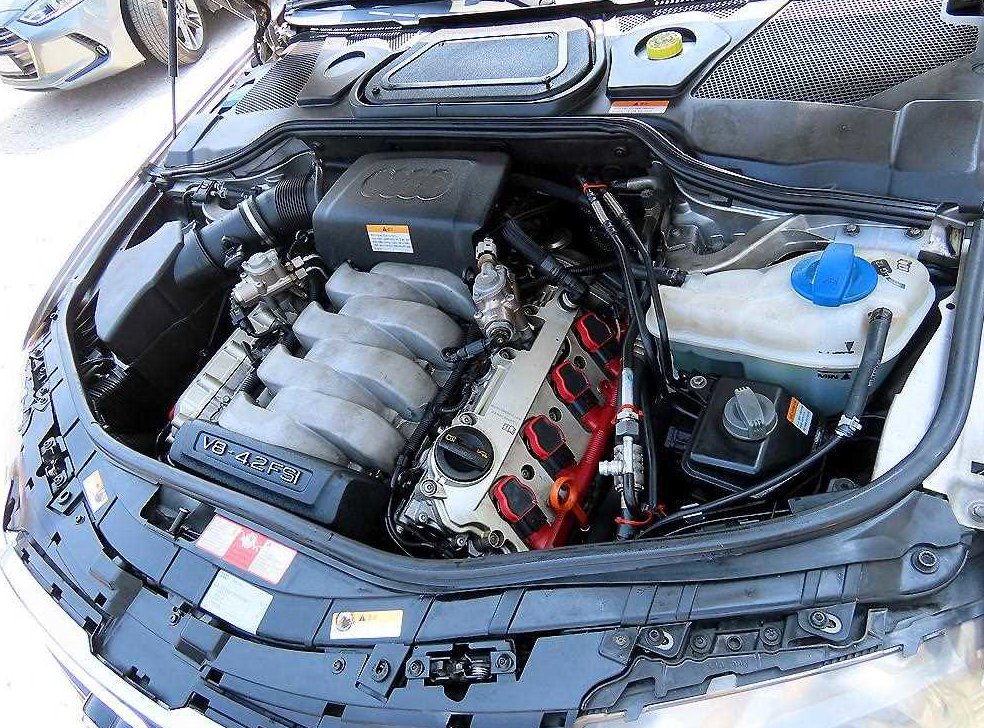 아우디 A8 4.2 FSI 콰트로 LWB 사진 18