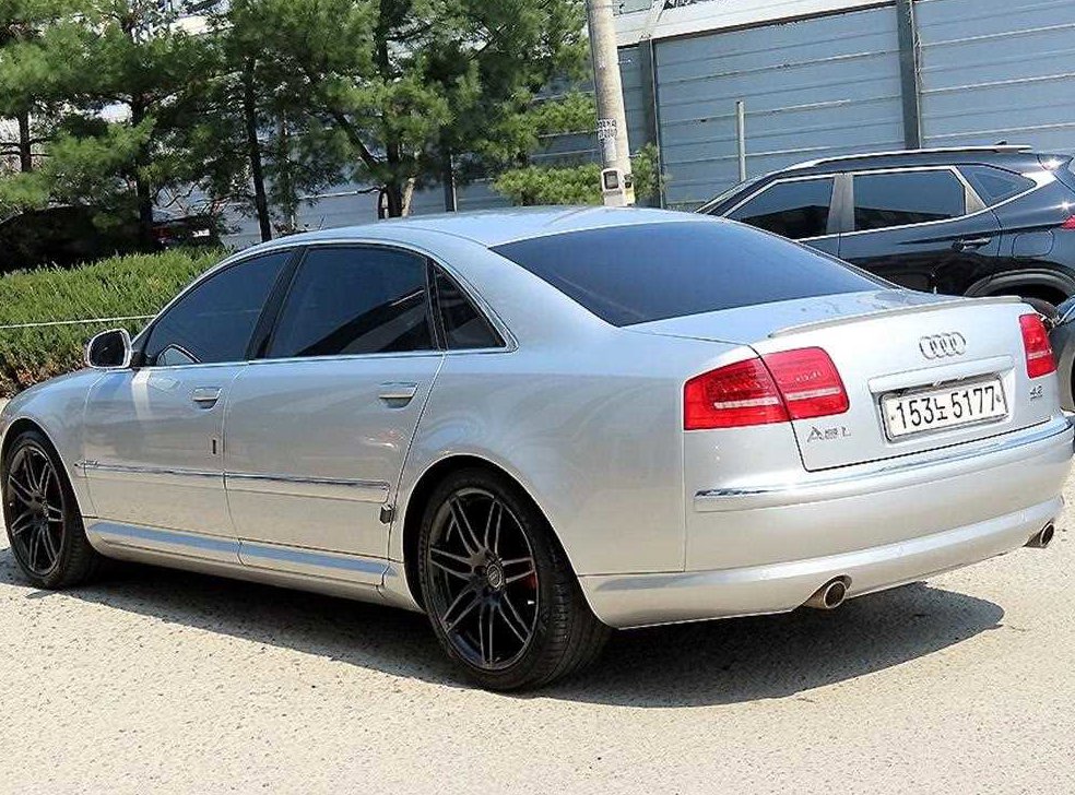 아우디 A8 4.2 FSI 콰트로 LWB 사진 3