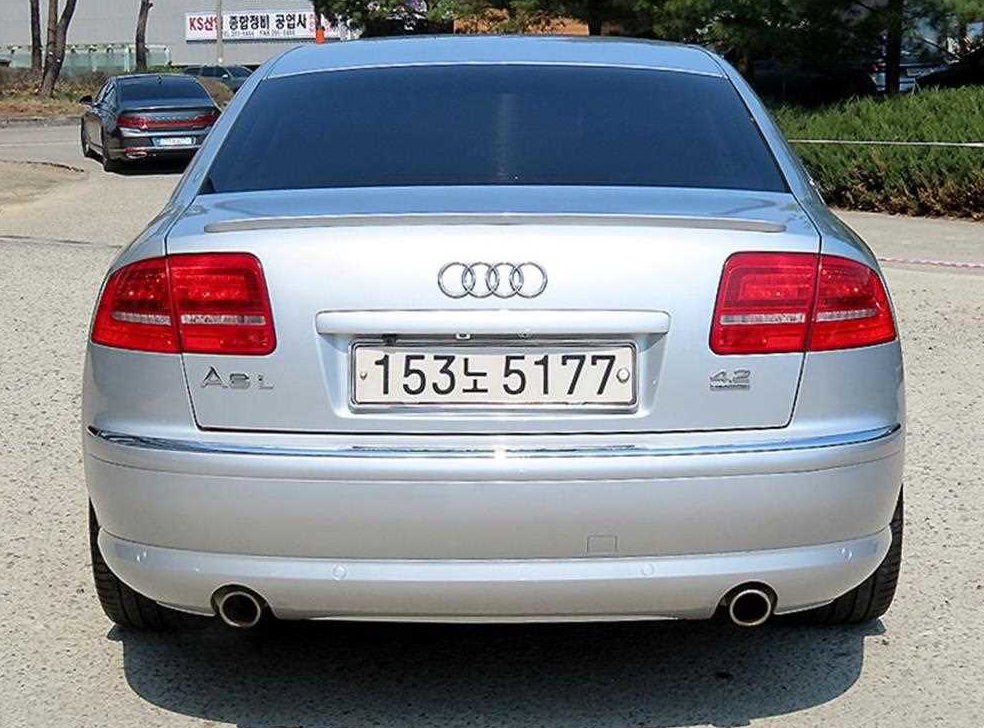 아우디 A8 4.2 FSI 콰트로 LWB 사진 4