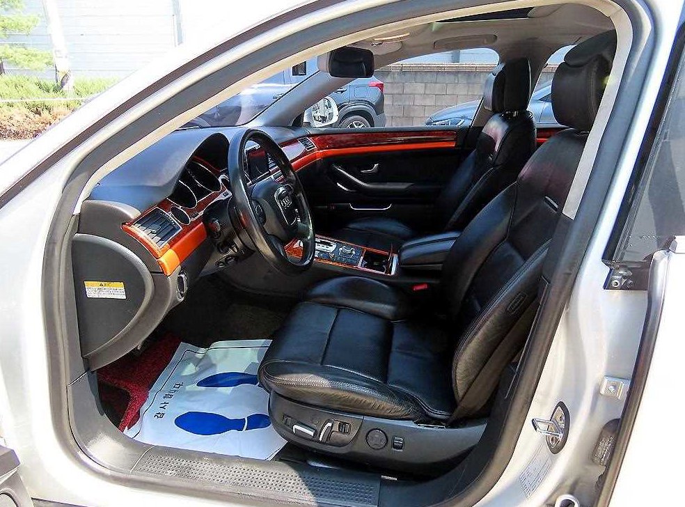 아우디 A8 4.2 FSI 콰트로 LWB 사진 5