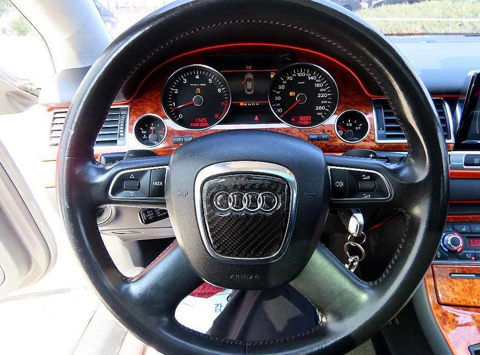 아우디 A8 4.2 FSI 콰트로 LWB 사진 8