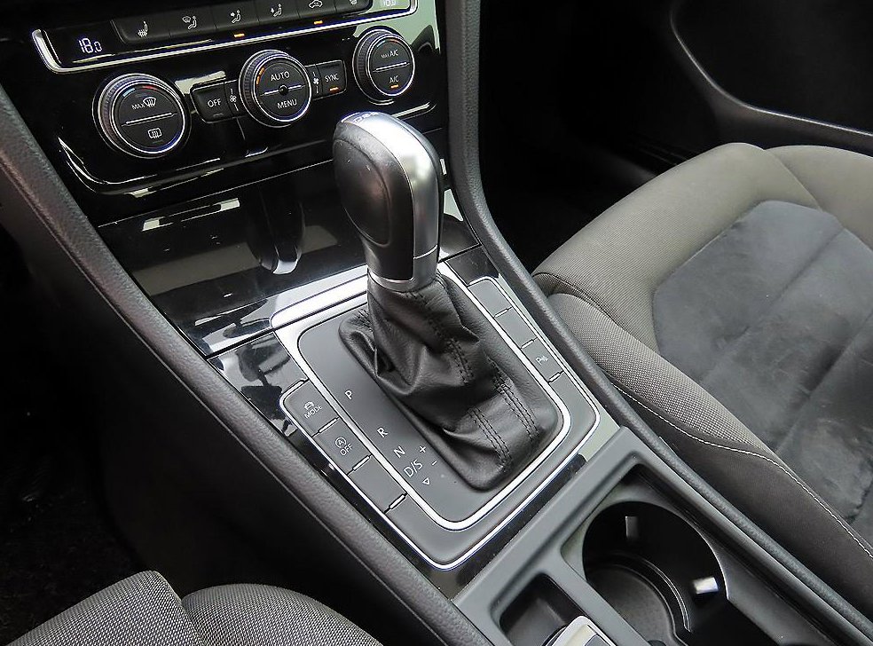폭스바겐 골프 2.0 TDI 사진 10