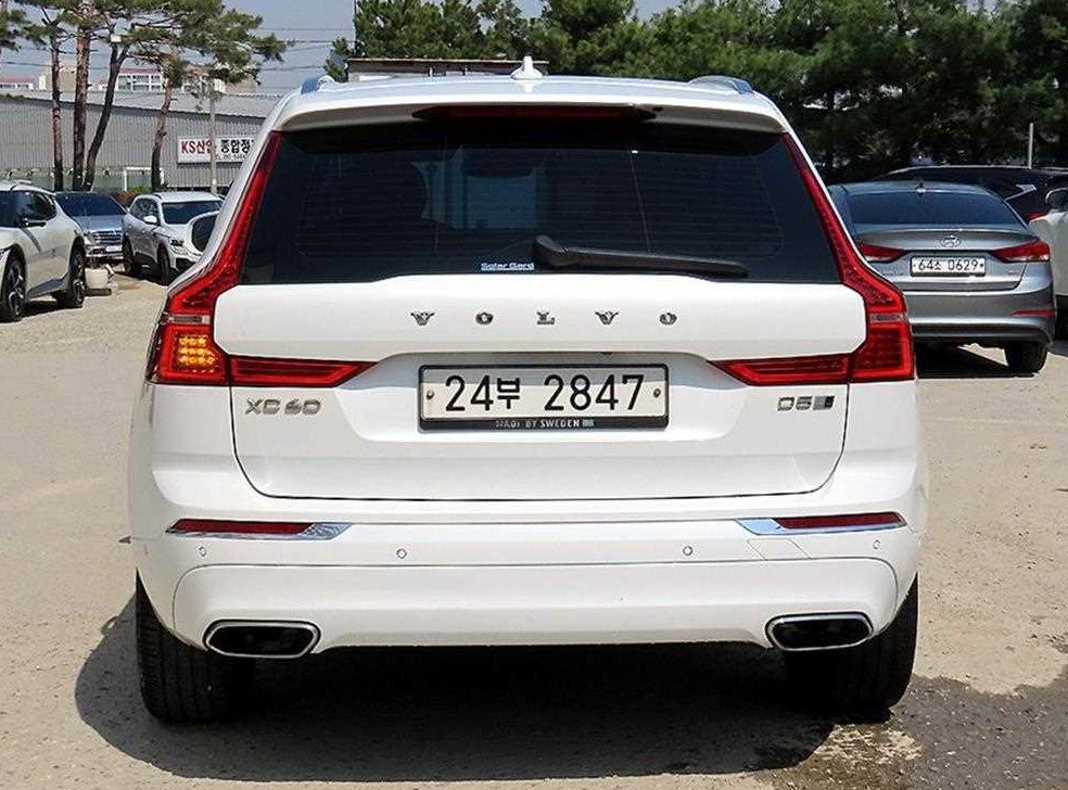 볼보 XC60 D5 AWD 인스크립션 사진 4
