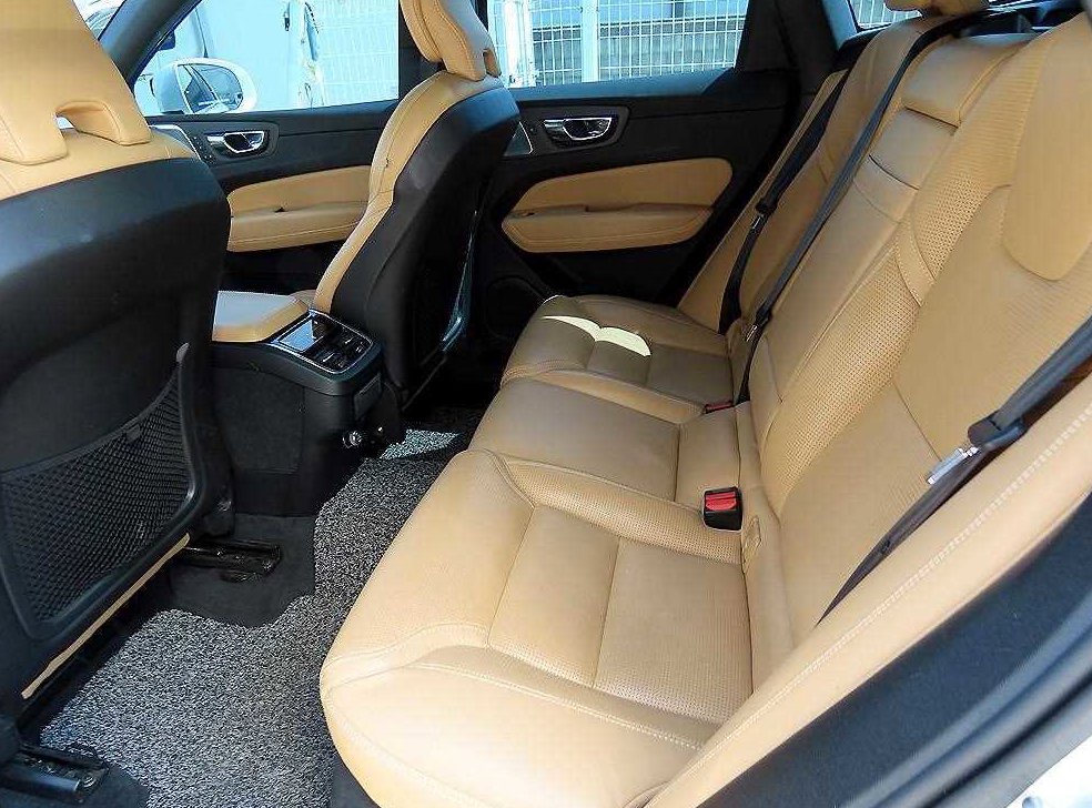 볼보 XC60 D5 AWD 인스크립션 사진 6