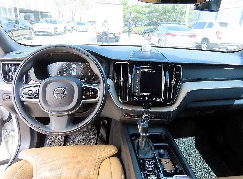 볼보 XC60 D5 AWD 인스크립션 사진 7