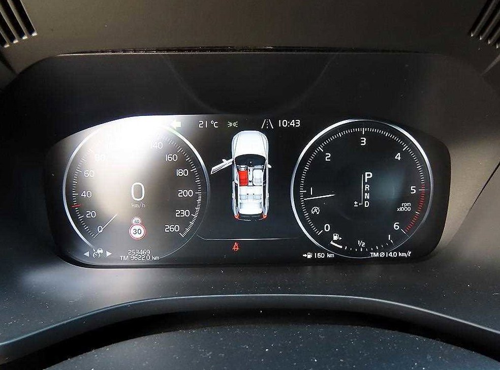 볼보 XC60 D5 AWD 인스크립션 사진 9