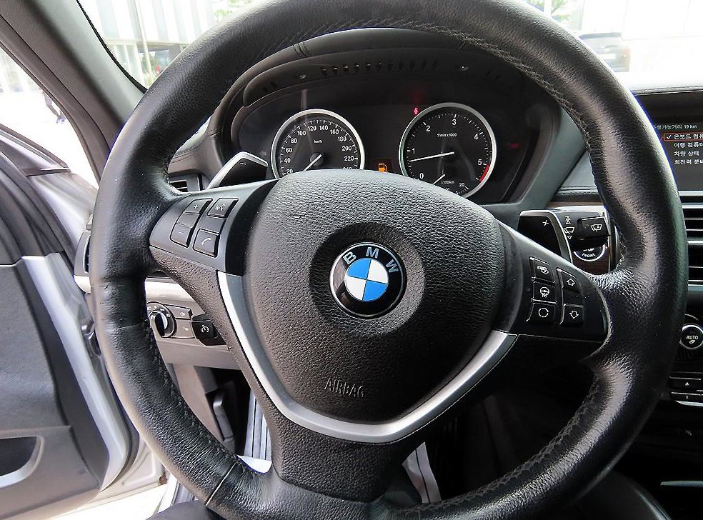 BMW X6 xDrive 40d 사진 8