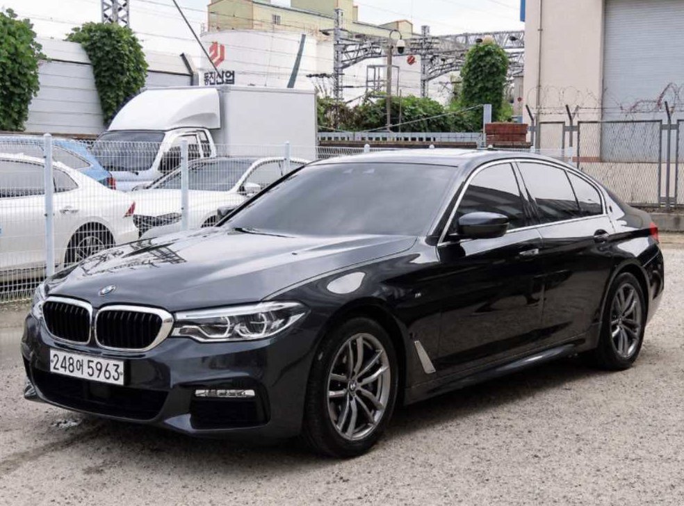 BMW 5시리즈 530i M 스포츠 플러스 사진 2