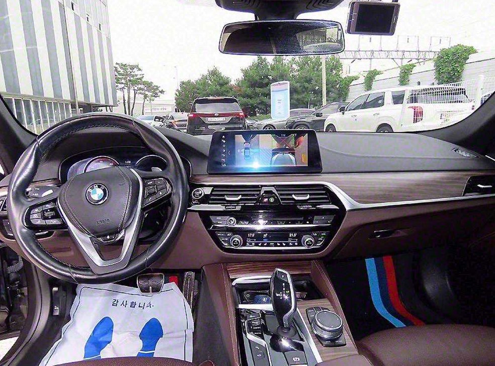BMW 5시리즈 530i M 스포츠 플러스 사진 7