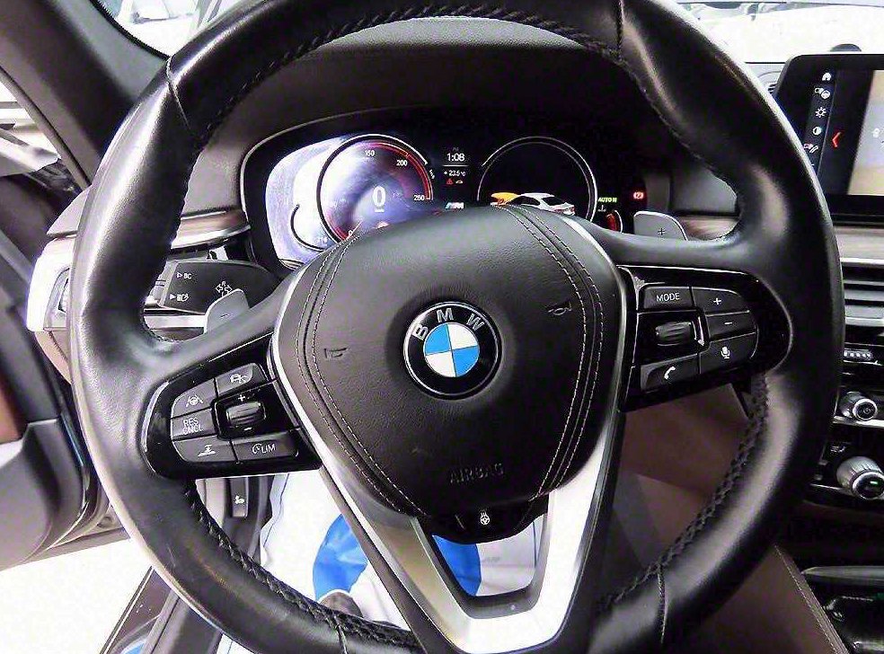 BMW 5시리즈 530i M 스포츠 플러스 사진 8