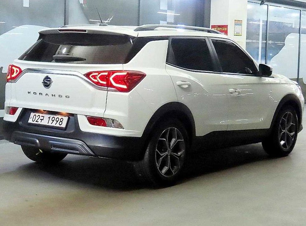 KG모빌리티(쌍용)  코란도 2WD 디젤 1.6 판타스틱 사진 4