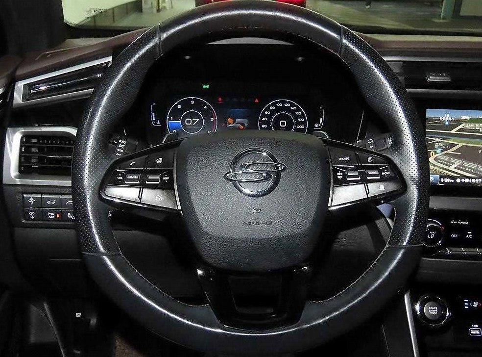 KG모빌리티(쌍용)  코란도 2WD 디젤 1.6 판타스틱 사진 8
