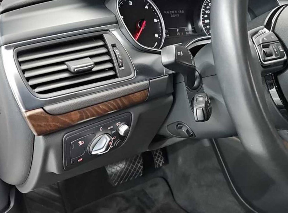 아우디 A7 55 TDI 콰트로 사진 8