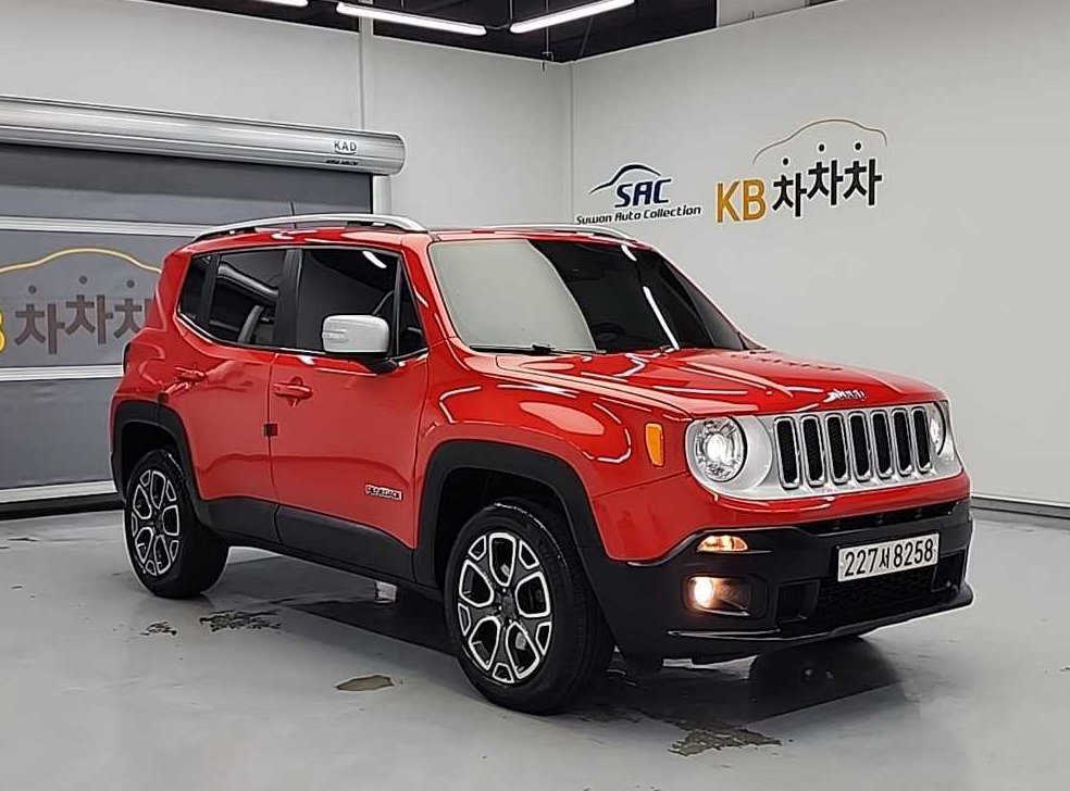 지프 레니게이드 2.0 디젤 리미티드 AWD 사진 4