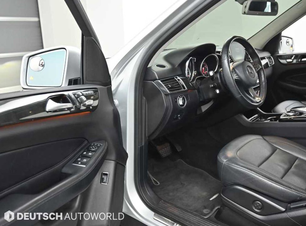 벤츠 GLE 클래스 GLE 350 d 4MATIC 사진 11