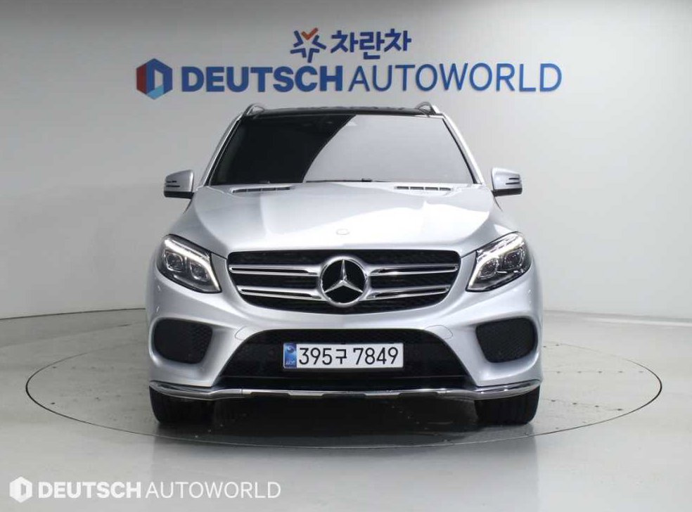 벤츠 GLE 클래스 GLE 350 d 4MATIC 사진 3