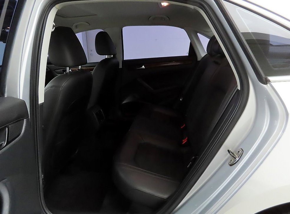 폭스바겐 파사트 2.0 TDI 사진 14